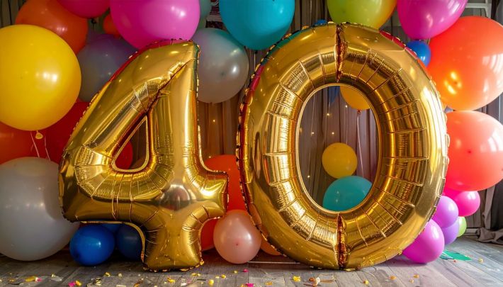 Dco anniversaire avec ballons XXL et dcos sur le chiffre de l'ge